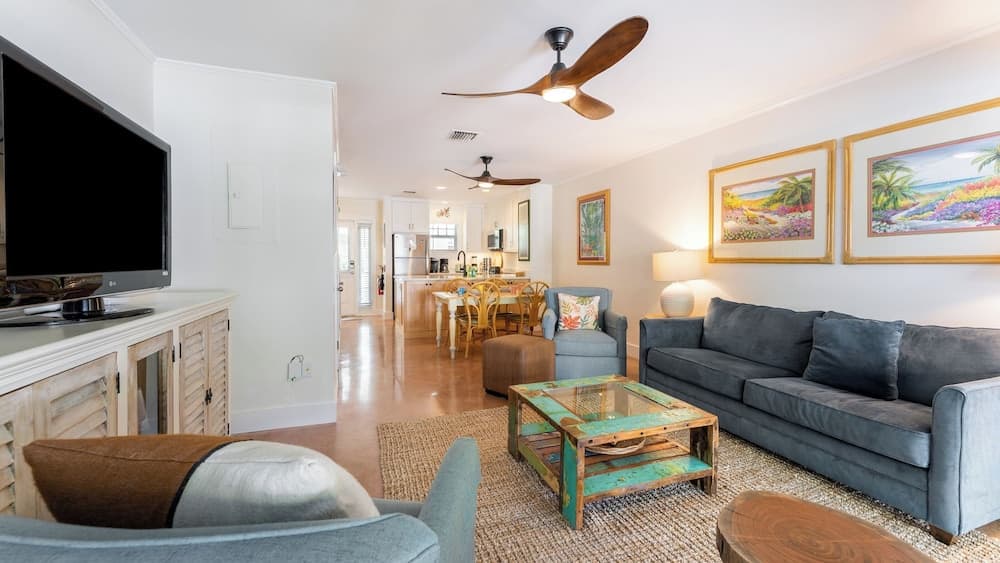 A Place In Paradise by Avantstay Key West Walkable w/ Shared Pool Week Long Stays Only