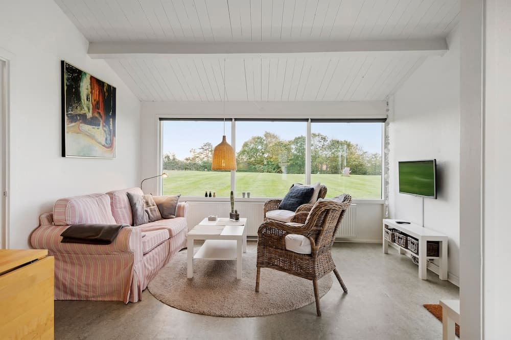 Cozy 2-bedroom J Seaside Escape at Summerhouse