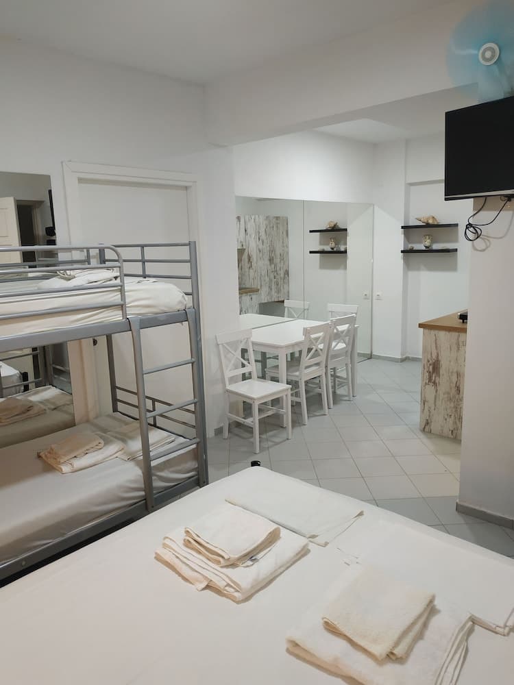 Super Economy Studio Located On the Ground Floor No Balcony