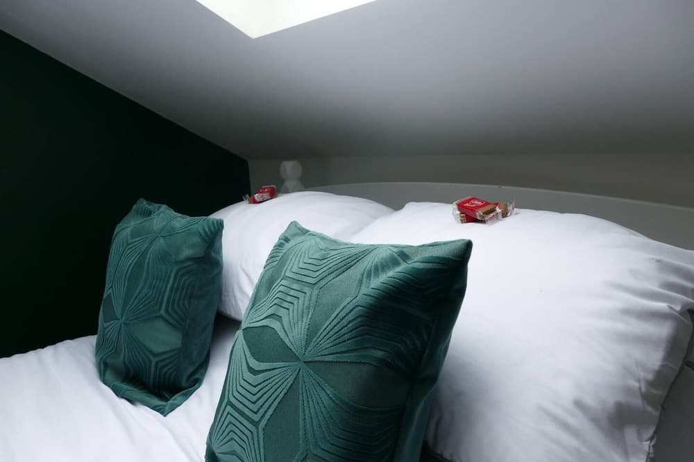 Vibrant 6 bed Stylish Home in Heart of Southsea