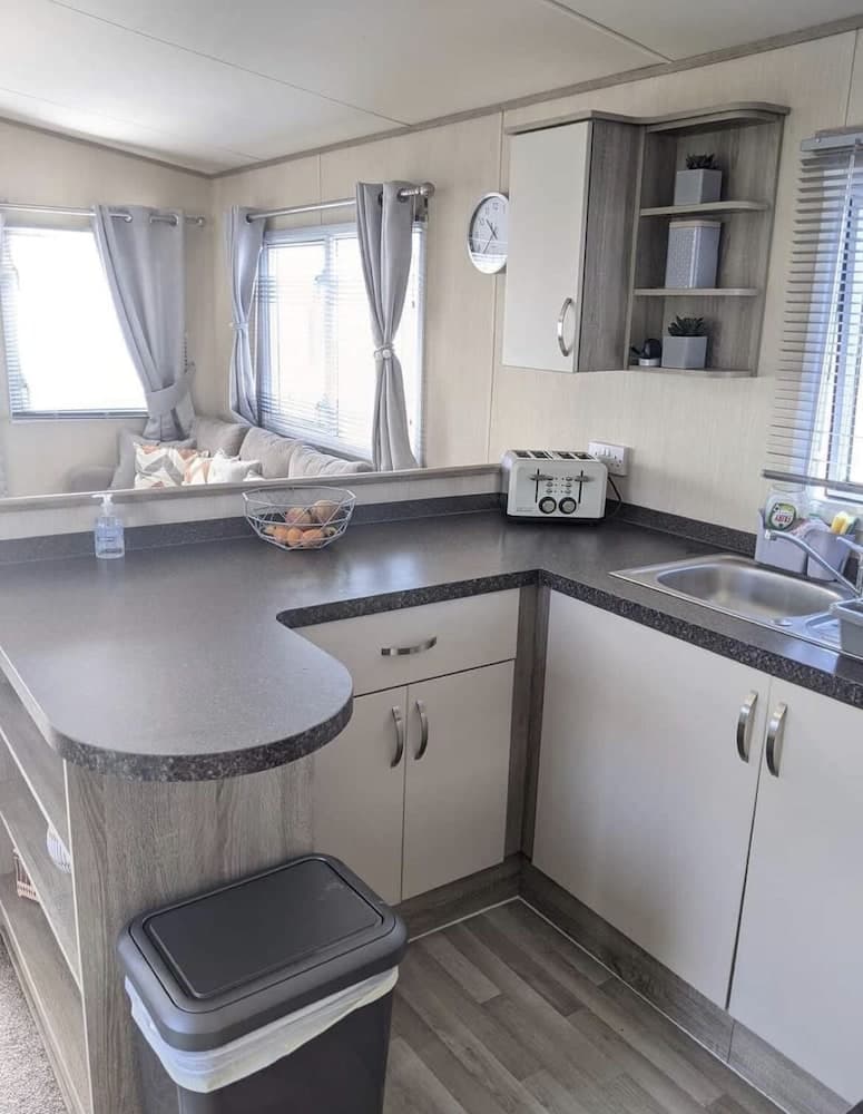 Immaculate Sen Friendly 3-bed Caravan in Porthcawl