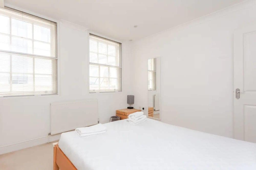 Homely 2 Bedroom Flat Near Embankment Station