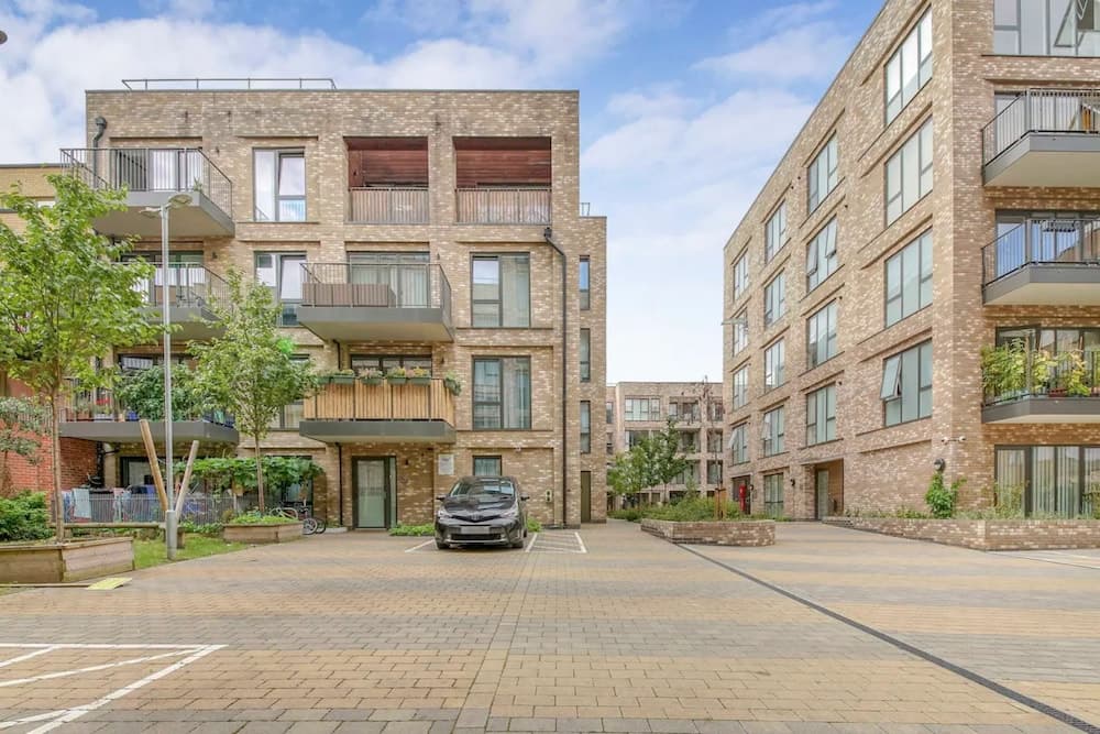 Modern 2 Bedroom Flat in East London