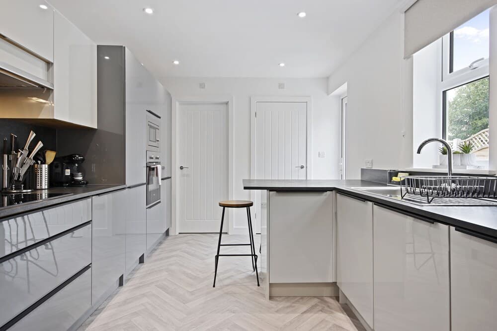 Victoria House by Kasar