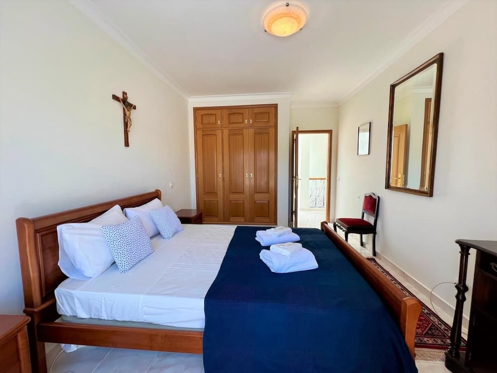 Lagos Palace by Homing