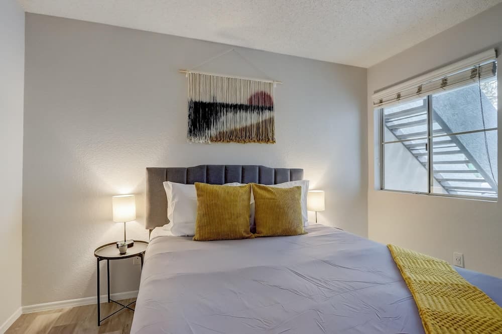 FRONTDESK Jade Scottsdale Apts Central Scottsdale