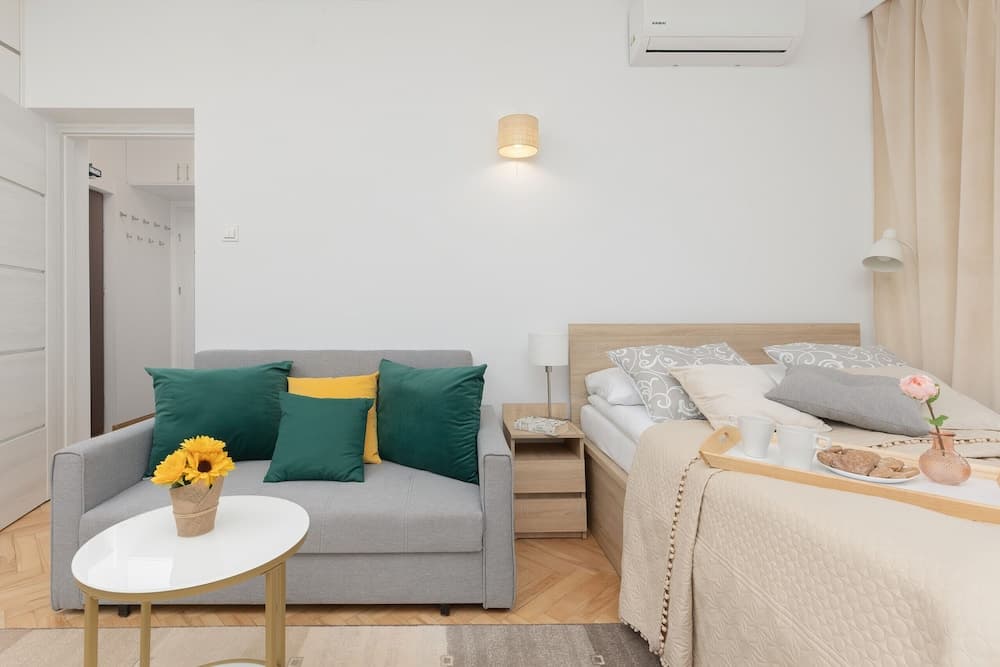 Apartment Wspólna Warsaw by Renters