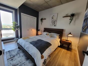 DarkLuxury rooftop pool private-parking