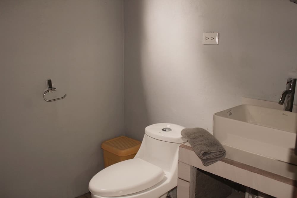 Beautiful Rustic Tree Spirit House in Cabuya