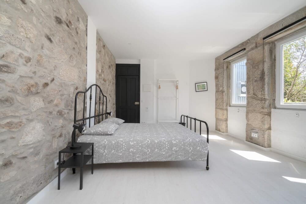 SVS II in Oporto With 1 Bedrooms and 1 Bathrooms