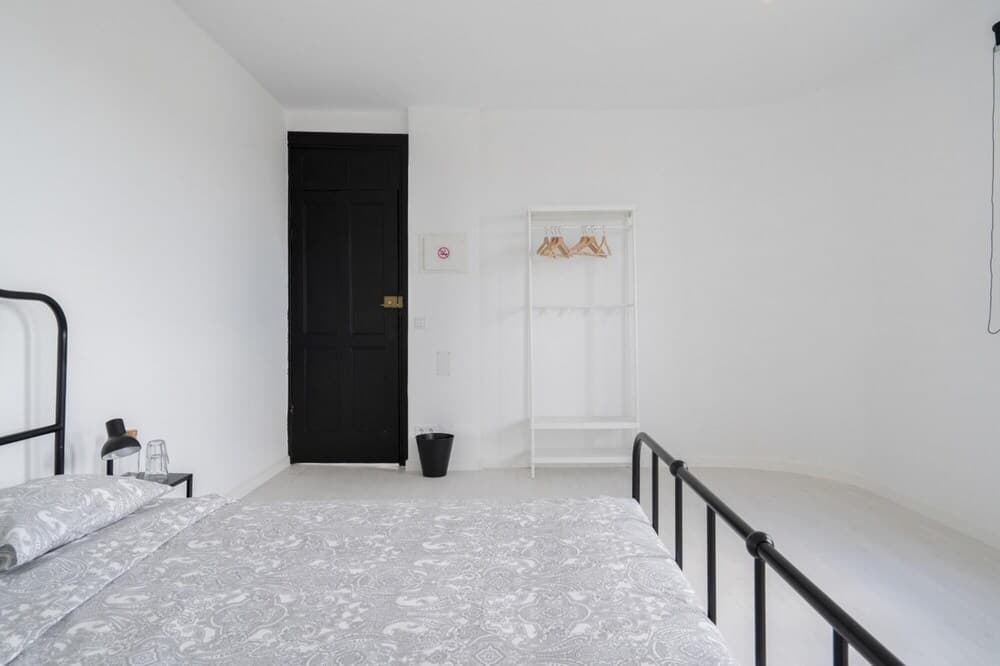 SVS IV in Oporto With 1 Bedrooms and 1 Bathrooms