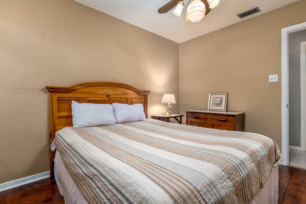 Bay Side Believer - 853 Desoto Unit A 3 Bedroom Home by Redawning