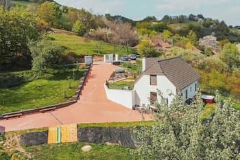 Captivating 3-bedrooms Cottage in the Hills