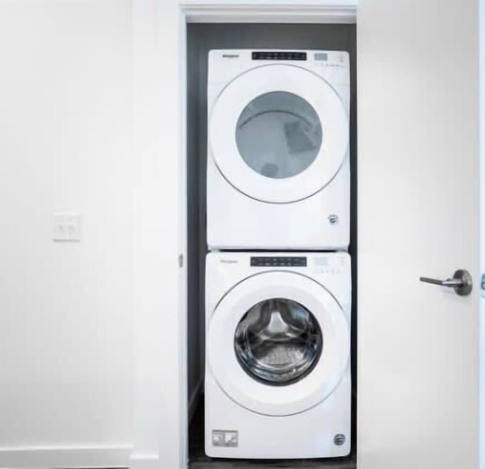 CozySuites at East Riverside Austin