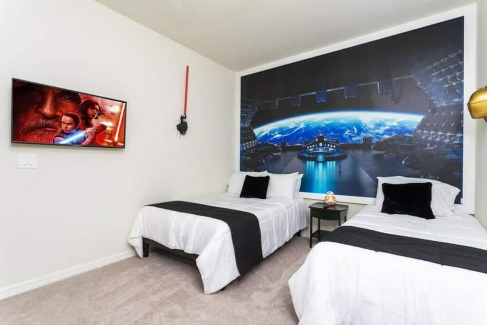 630 Amazing Home With Thematic Rooms