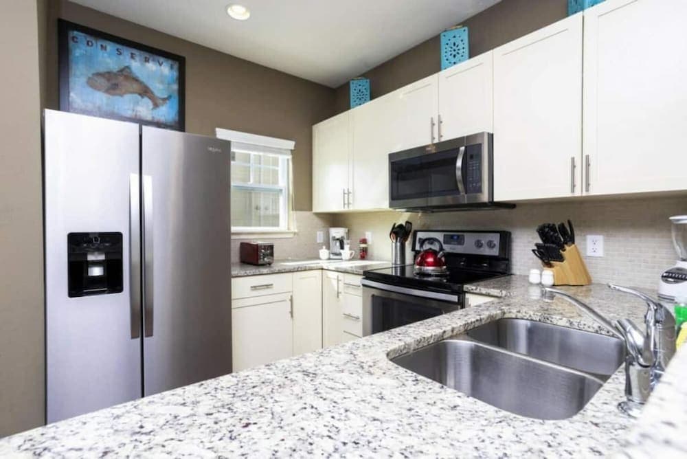 8911 Amazing House at Disney Area