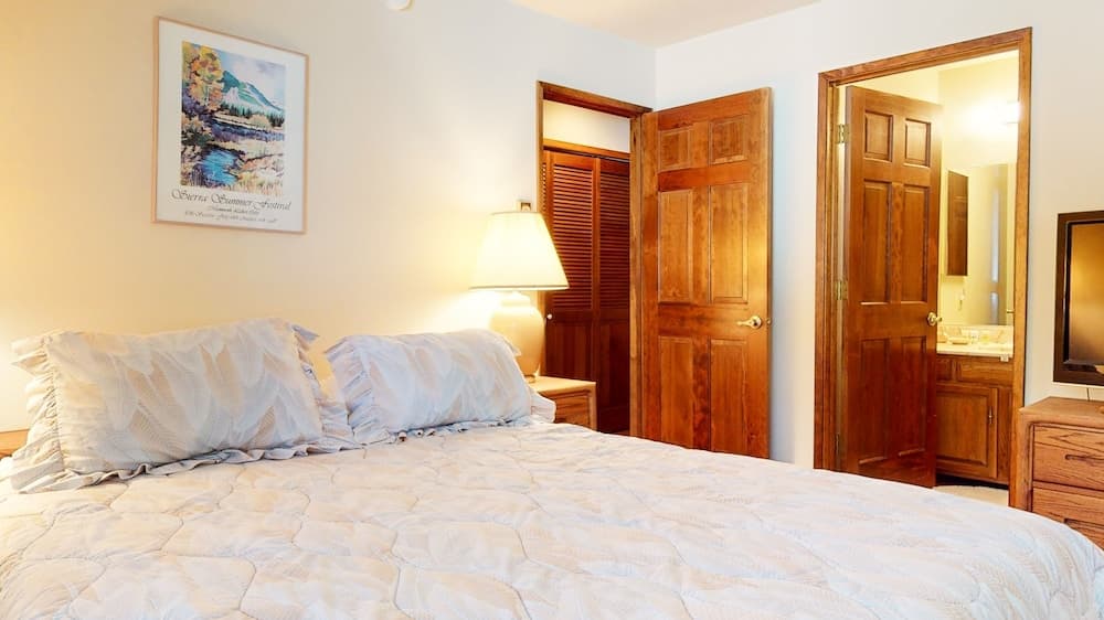 Snowflower #87 2 Bedroom Condo by RedAwning