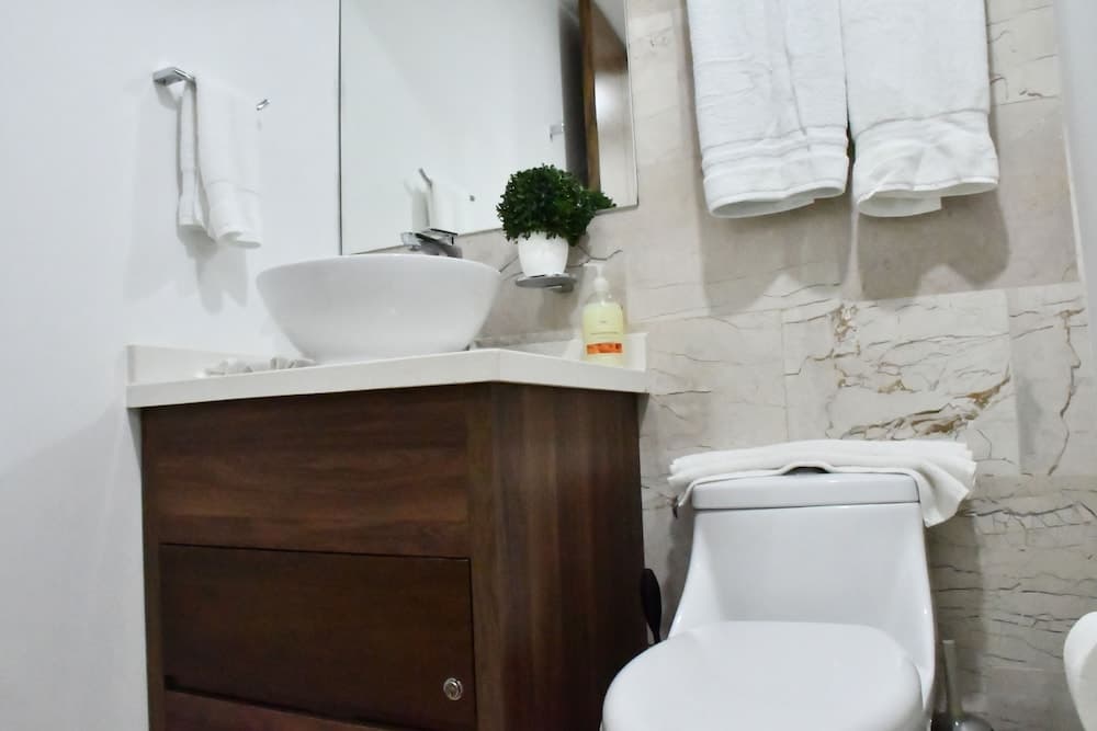 Luxury Apartment on 5th Av -One Paralia