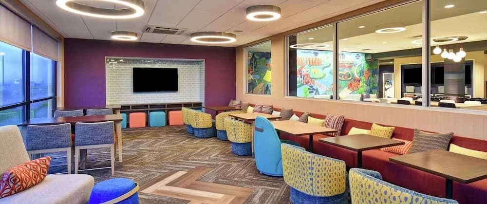 Tru By Hilton Wilson