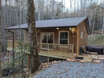 Deep Creek Hideaway 2 Bedroom Cabin by Redawning