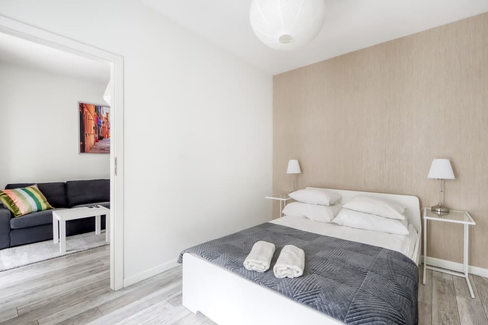 Warsaw Night Apartments MennicaResidence