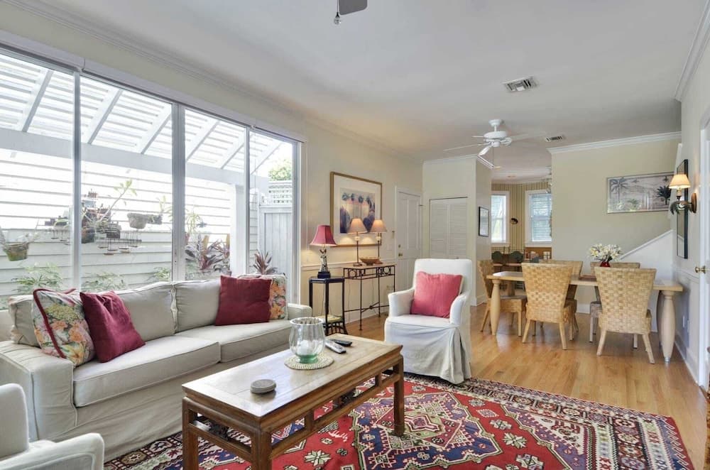 Tropical Dreaming by Avantstay 4 Blks to Beach! Private Pool!