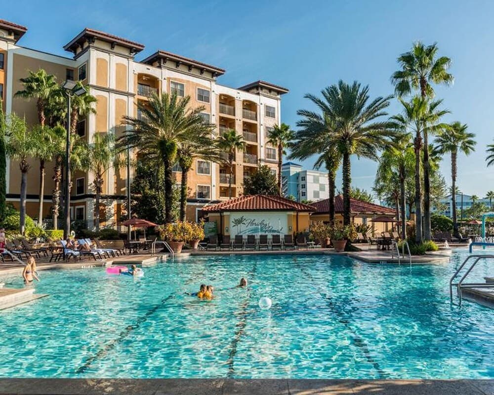 Beautiful Upgraded 2 BR Condo In Tourist District