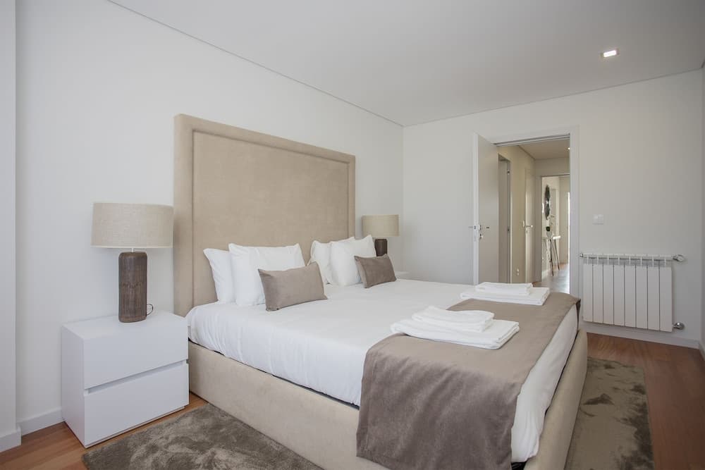 Liiiving - Luxury River View Apartment X