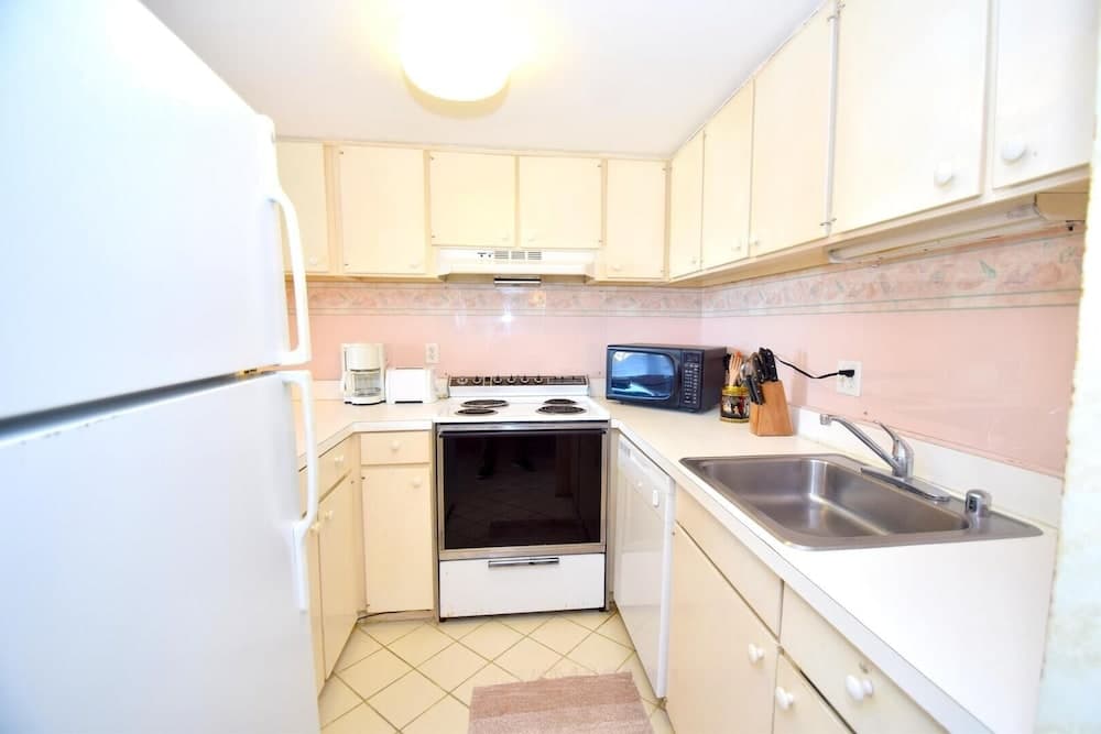 Fountainhead 209 1 Bedroom Condo by RedAwning