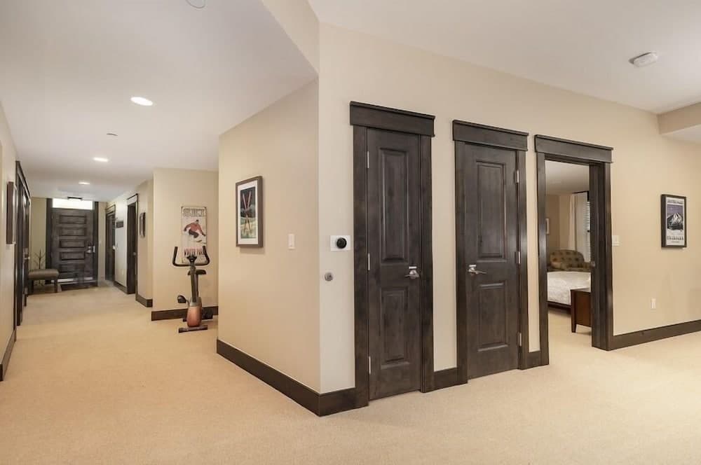 Ski Condo with Private Garage and Washer Dryer - Parry Peak Loft Premium-Rated 105