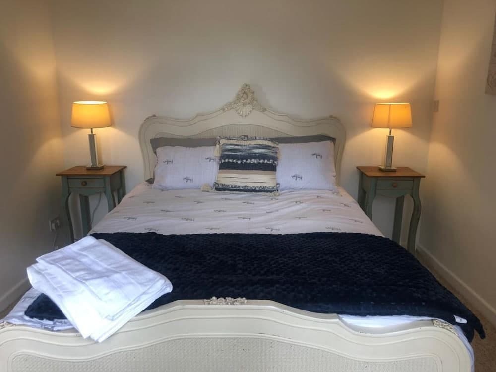 Charming Country Cottage in a Peaceful Location