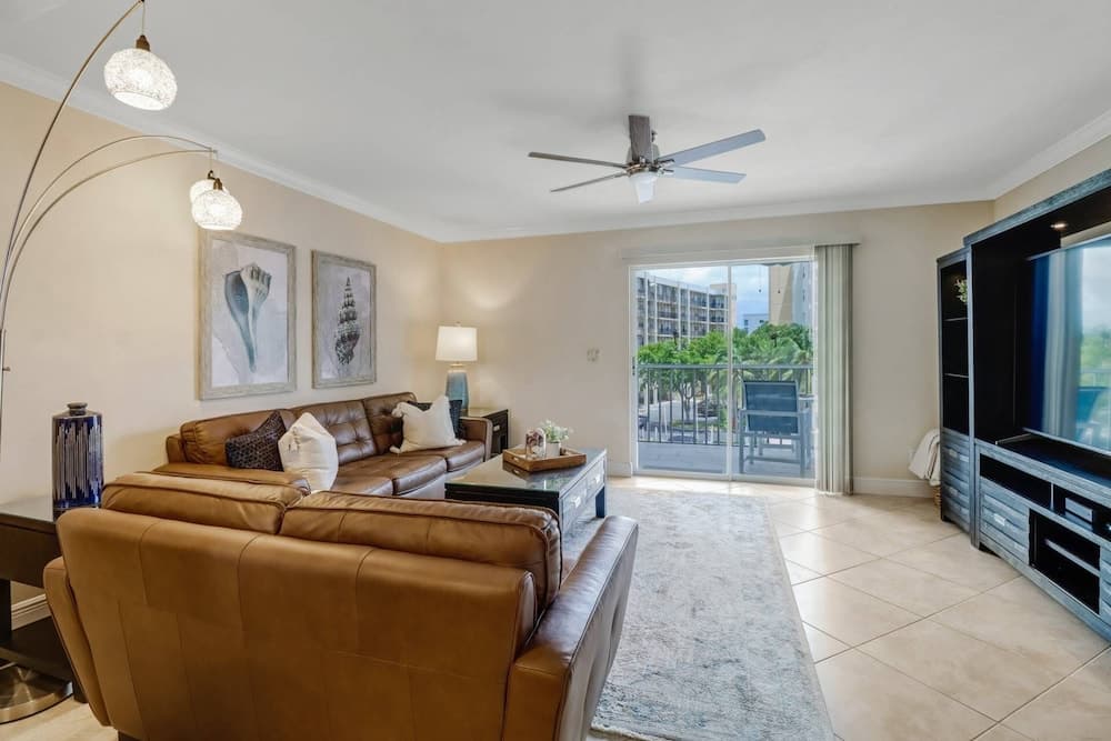 4541 Bay Beach Ln #345