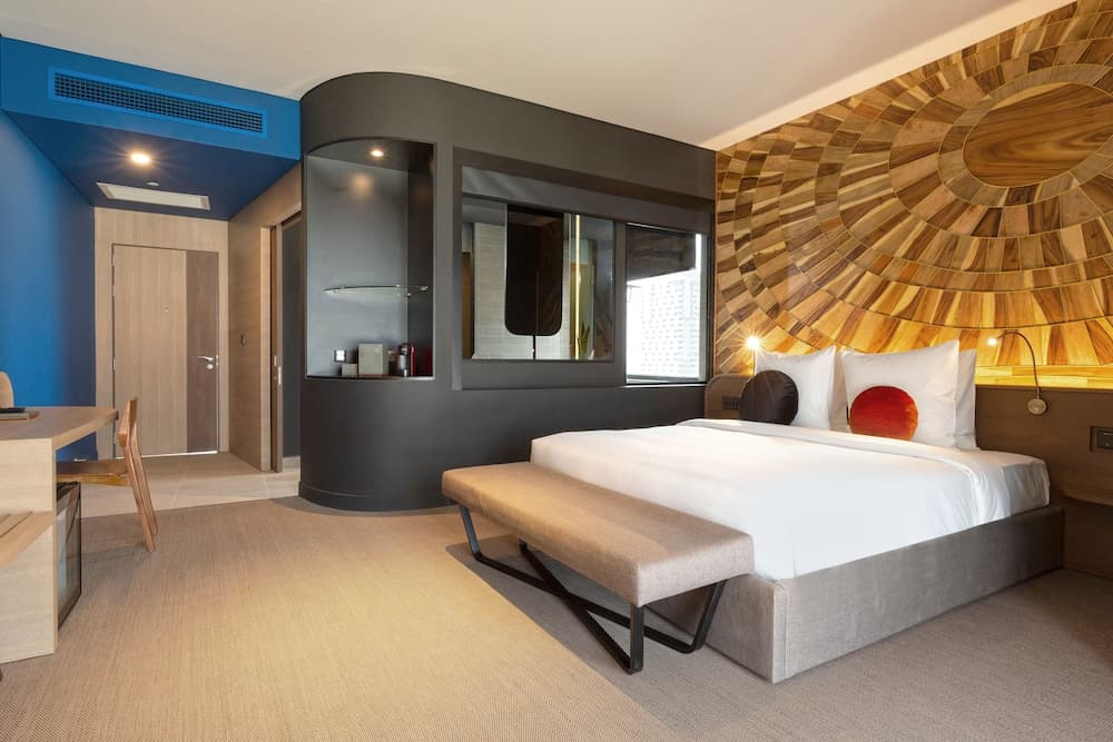 SUN & MOON, Riverside Hotel