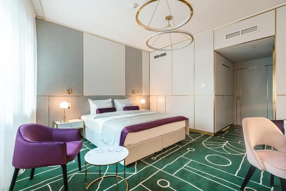 Hotel Ferreus Modern Art Deco