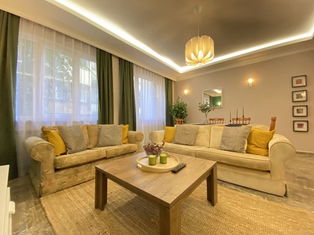 Missafir Modern and Central Flat in Nisantasi