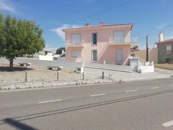 Salmon Villa near São Martinho do Porto