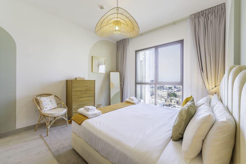 Monty - Beach Life Boho 1BR with Burj Al Arab View
