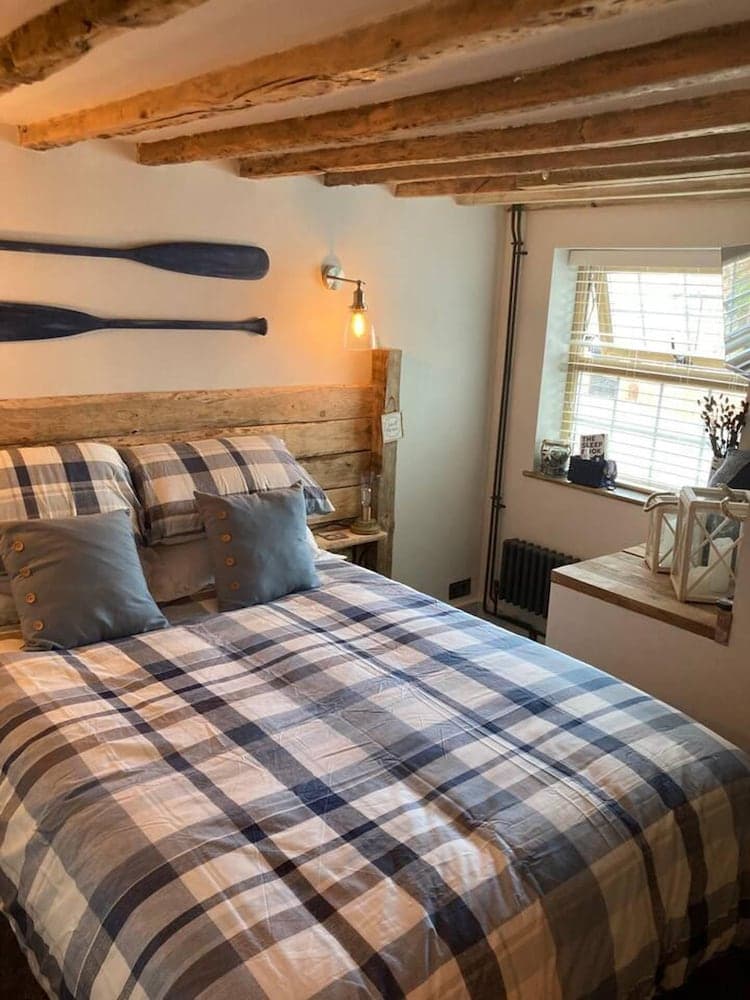 Stunning Quirky 2-bed Cottage in New Brighton