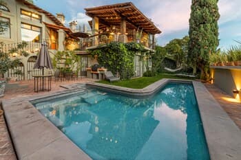 HOLT - Classic Chalet with Pool Overlooking Parroquia