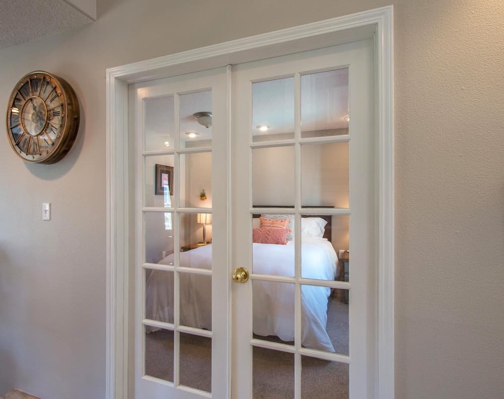 Gorge View 365 4 Bedroom Home by RedAwning