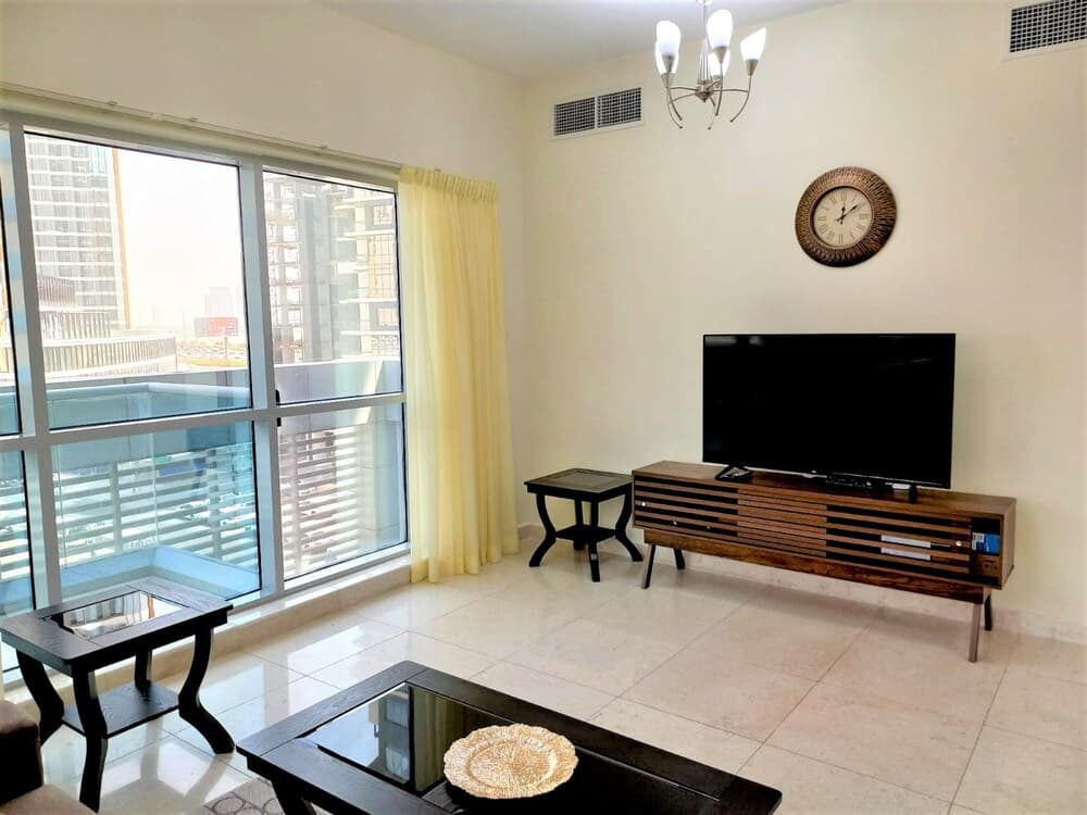 Gorgeous Business Bay Apartment With Balcony
