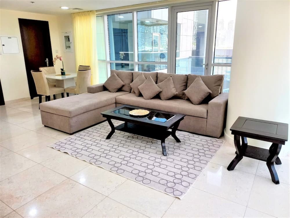 Gorgeous Business Bay Apartment With Balcony