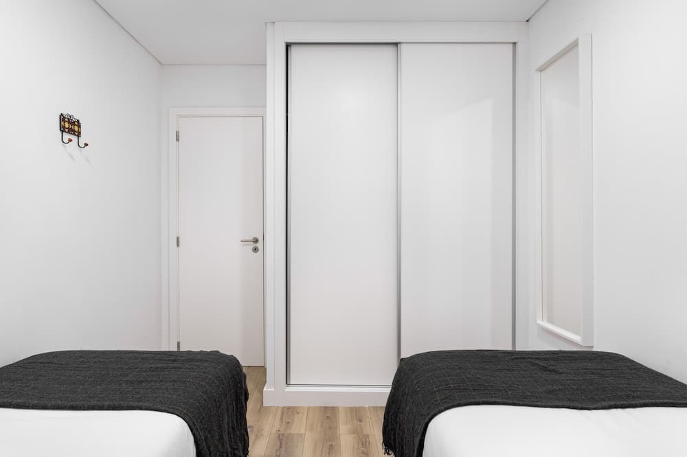 Altido Modern 2-Br Flat Near Metro & Train Station