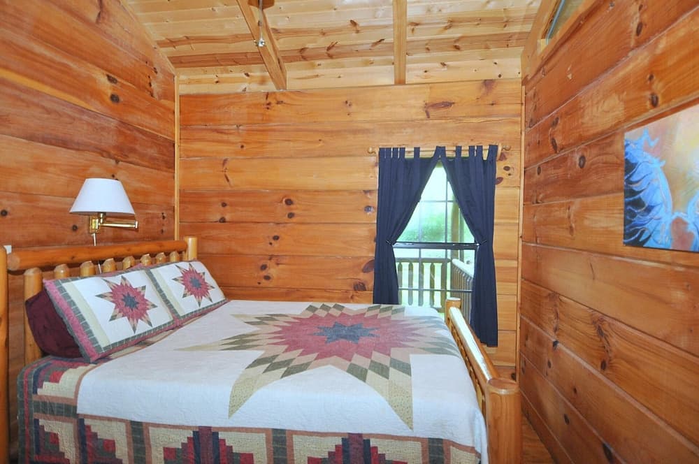 Sleepy Creek - Creekside Escape