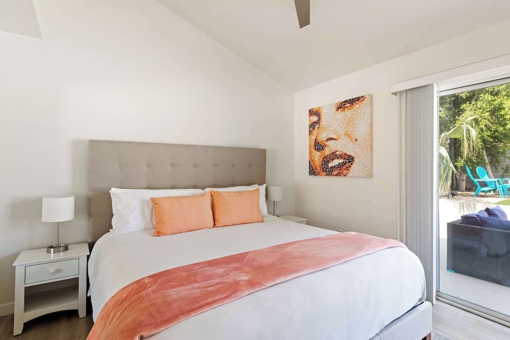 Experience Modern Luxury at Desert Hideaway