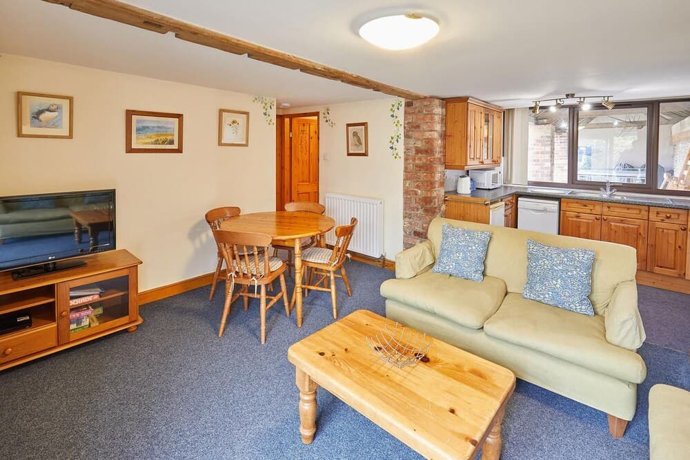 Host Stay Owl in Newton-on-rawcliffe