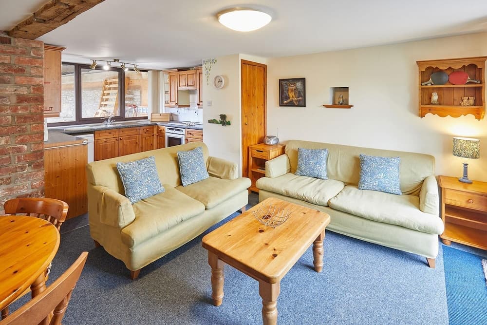 Host Stay Owl in Newton-on-rawcliffe