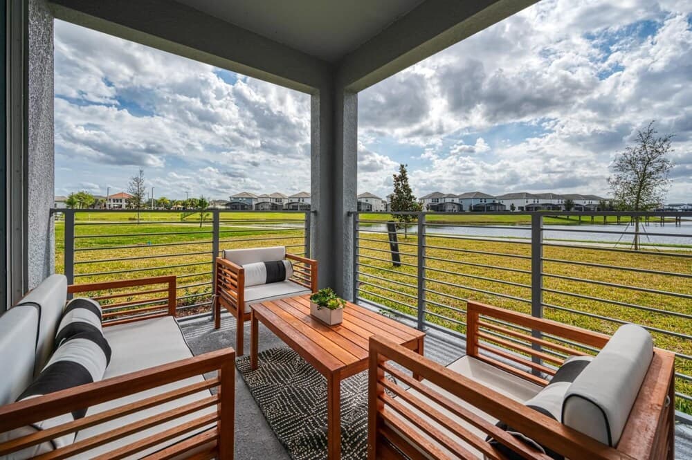 Mickey Themed Bedroom Condo Near Disney