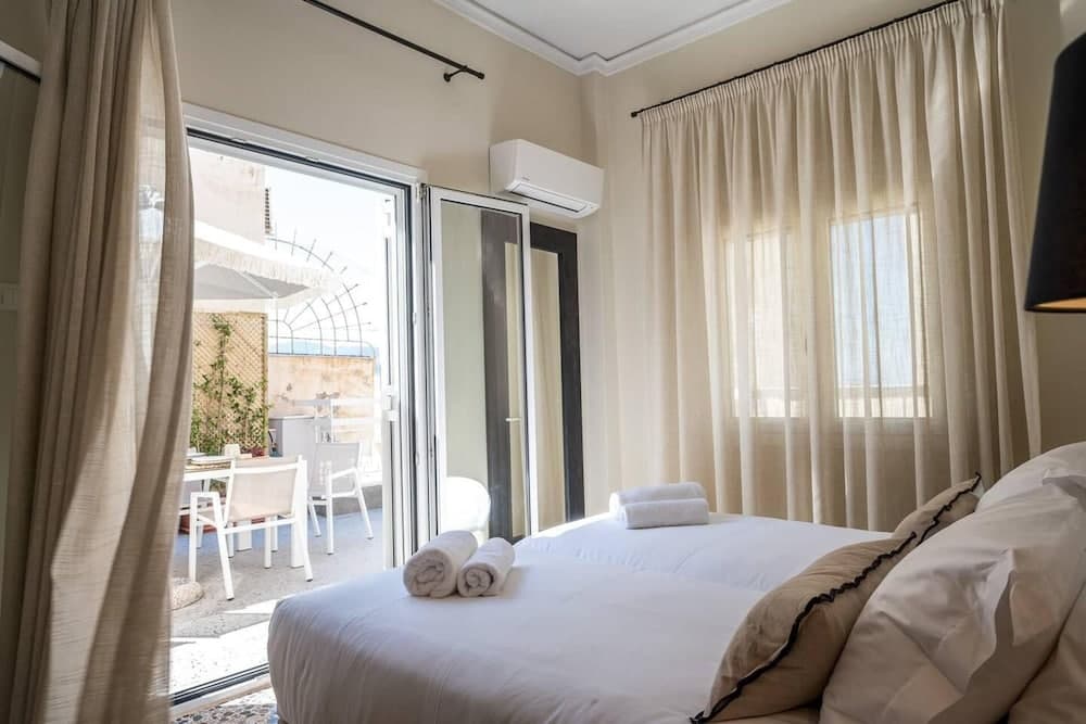 Sofia's Lemontree 3-bed House in Agios Nikolaos