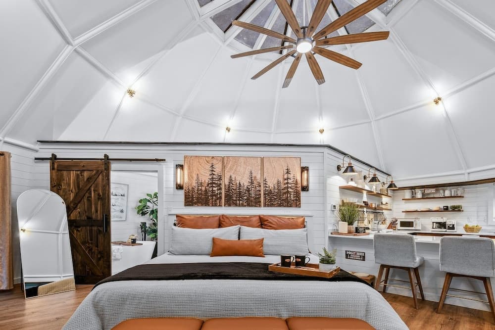 Dream Catcher 1 Bedroom Home by RedAwning